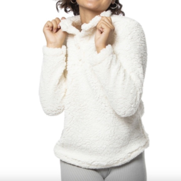 Style 5 fuzzy sherpa turtleneck pullover White - Picture 2 of 11